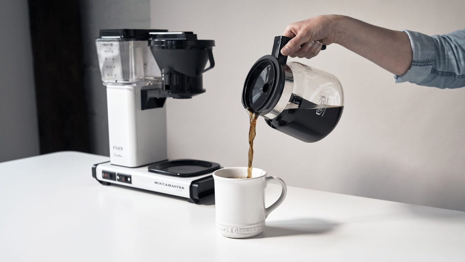 05 TRD20 Coffee Maker Pour scaled - Кофе в зернах Marbas Brazil Доброе Утро! 1кг