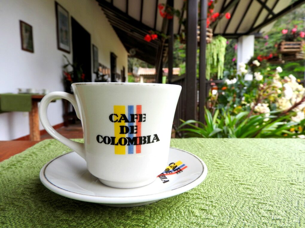Чашка настоящего колумбийского кофе